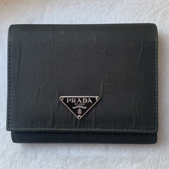Lot of two Prada wallets. One with COA trifold and the other dark brown - Picture 2 of 13